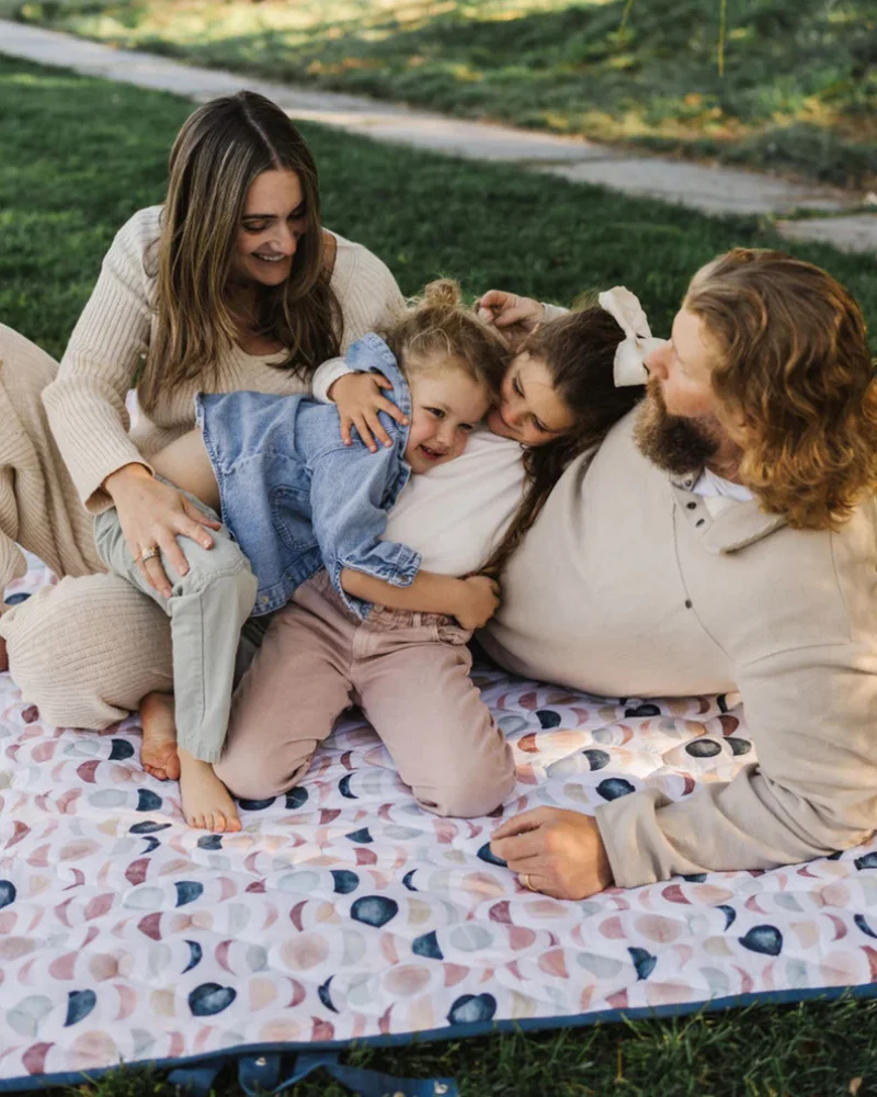 sustainable family picnic setup